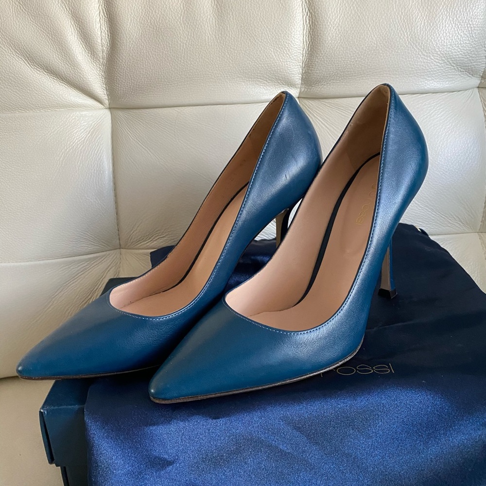 Sergio Rossi Leather Pumps 7 -worn once